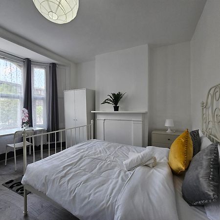 Family Room Near Queen Mary College ลอนดอน ภายนอก รูปภาพ