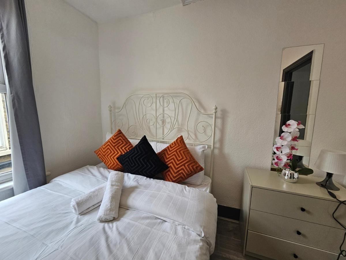 Family Room Near Queen Mary College ลอนดอน ภายนอก รูปภาพ