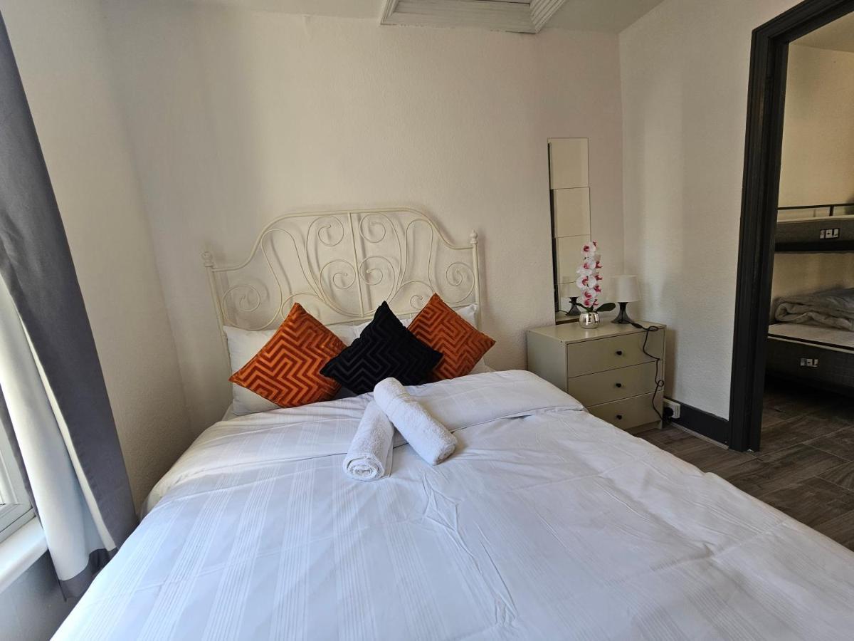 Family Room Near Queen Mary College ลอนดอน ภายนอก รูปภาพ